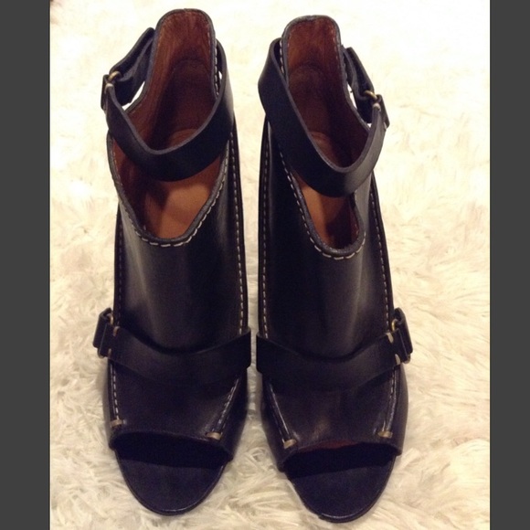 Givenchy Ankle Heeled Booties - Picture 2 of 8